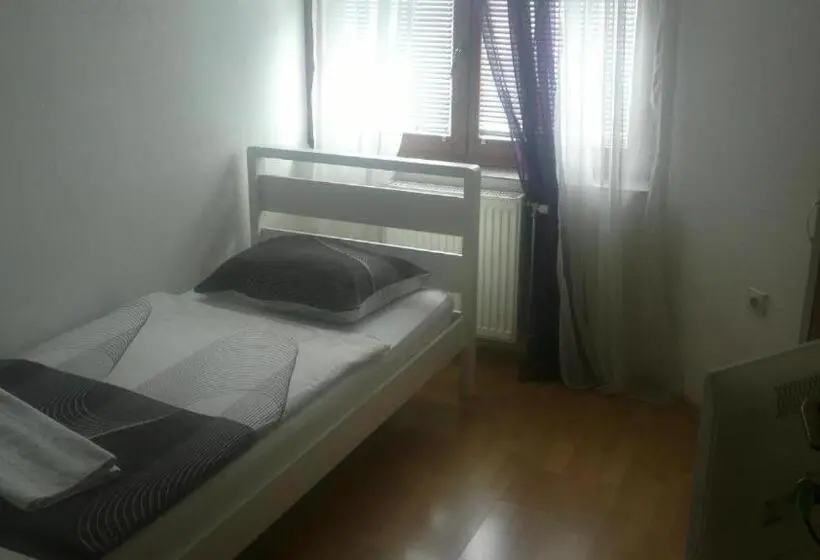 اتاق استاندارد یک نفره, Hostel Havana