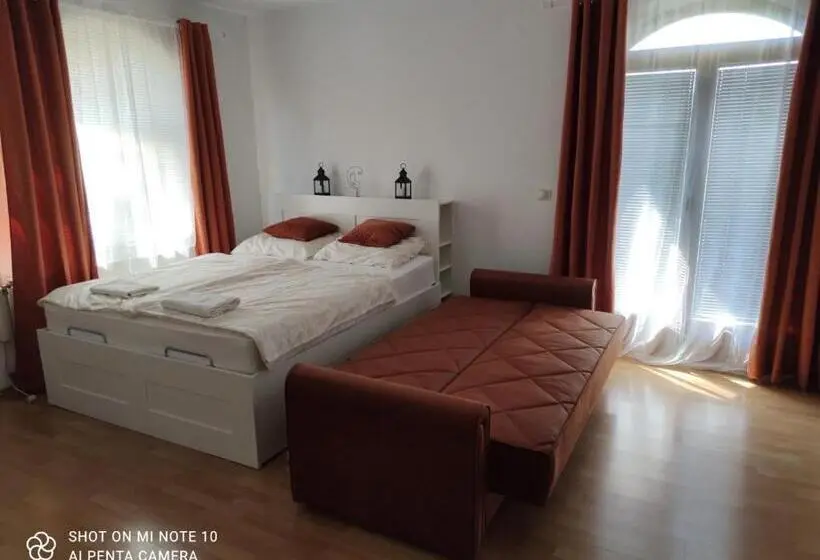 استودیو استاندارد با بالکن, Hostel Havana