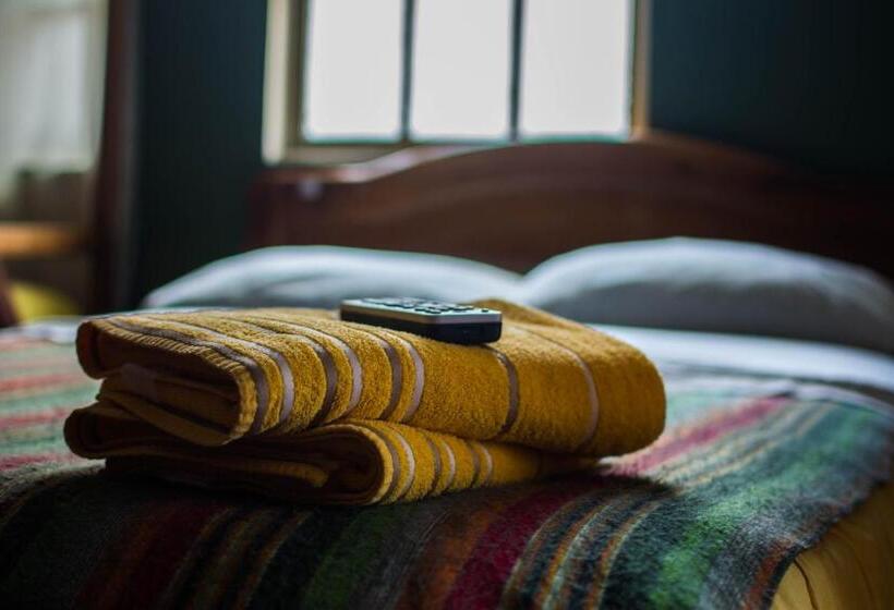 Четырехместный Номер Стандарт, Blue House Youth Hostel