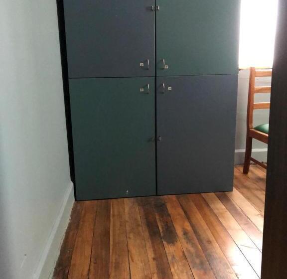 Кровать в Общей Комнате, Blue House Youth Hostel