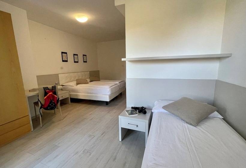 اتاق استاندارد سه نفره, Garden Arco