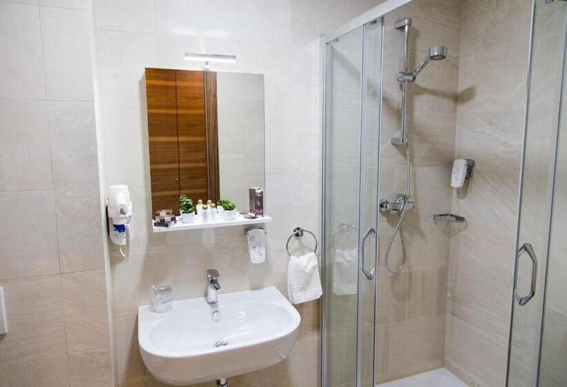 اتاق استاندارد, Jelena