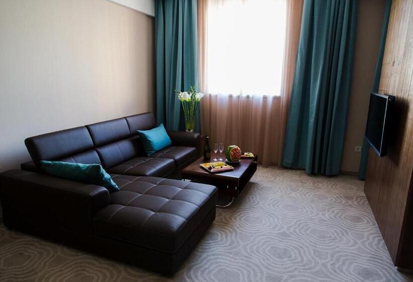 آپارتمان 1 خوابه, Jelena