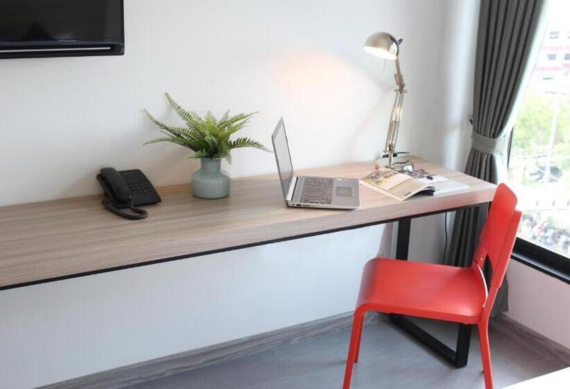 غرفة ديلوكس, Mgrand