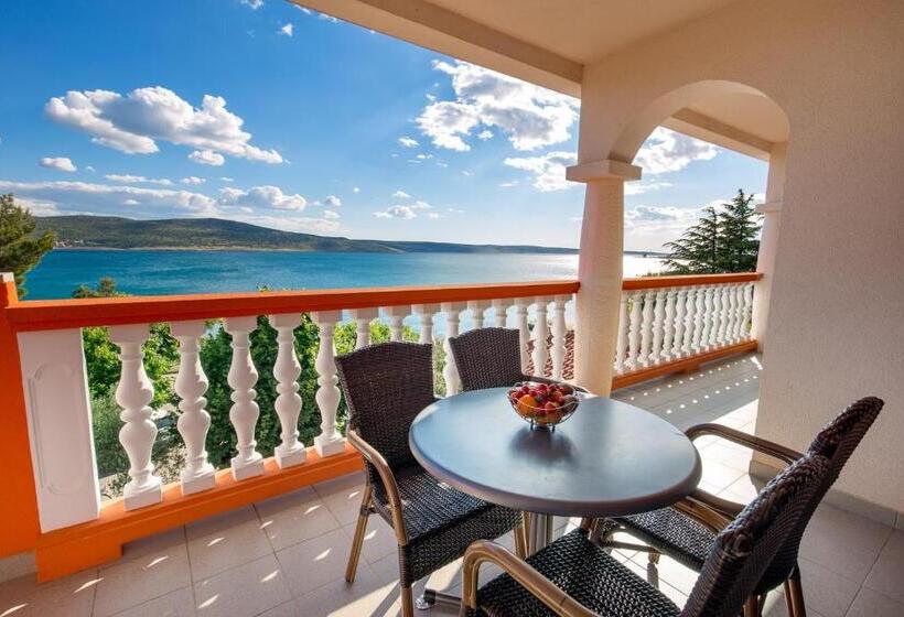 1 Bedroom Apartment Mountain View, Pansion Kiko