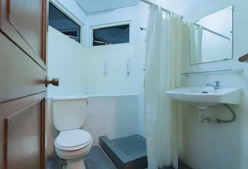 Семейный Номер, Reddoorz Plus @ Sukamulya Pasteur 2