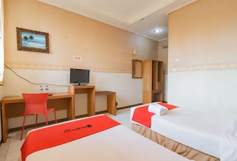 Ekonomiskt Rum, Reddoorz Plus @ Sukamulya Pasteur 2