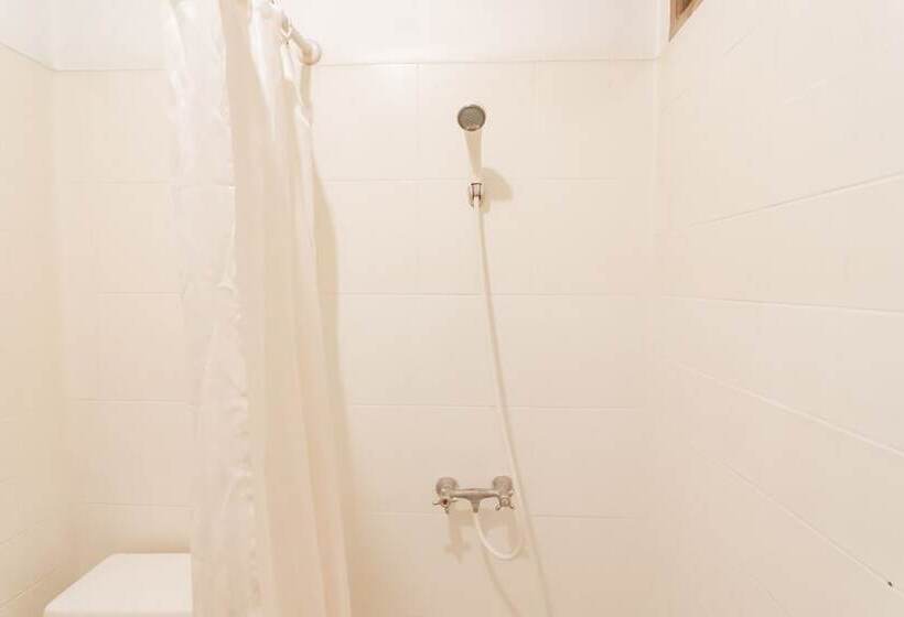 Номер Economy, Reddoorz Plus @ Sukamulya Pasteur 2