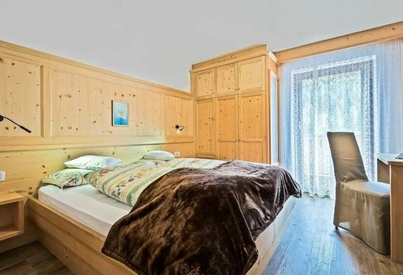Standard-huone, Steinrosl