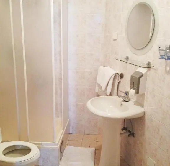 اتاق استاندارد سه نفره, Motel Neno