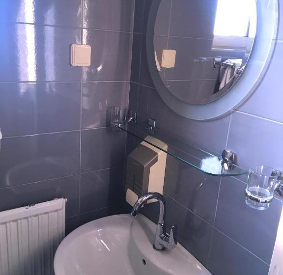 اتاق استاندارد یک نفره, Motel Neno