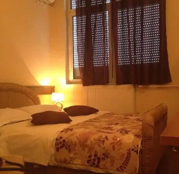 اتاق استاندارد یک نفره, Motel Neno