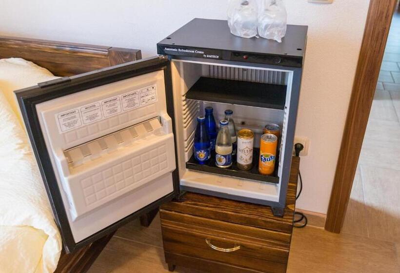 اتاق راحتی سه تخته, Motel Orhideja