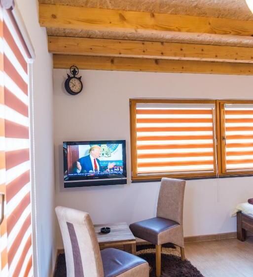 اتاق راحتی سه تخته, Motel Orhideja