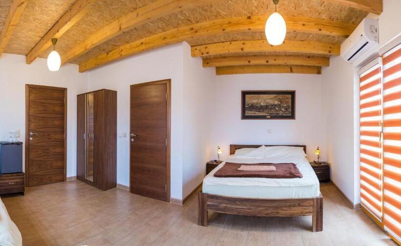 اتاق راحتی سه تخته, Motel Orhideja