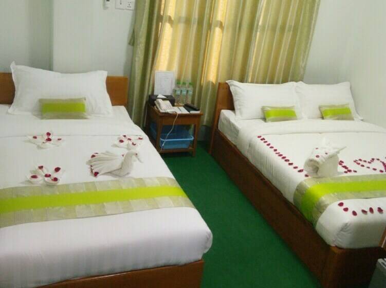 اتاق استاندارد سه نفره, Green Days Inn