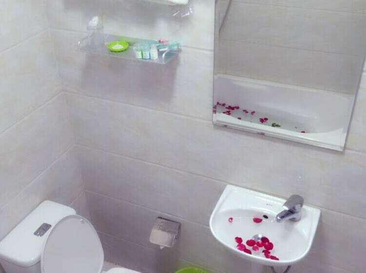 اتاق استاندارد سه نفره, Green Days Inn