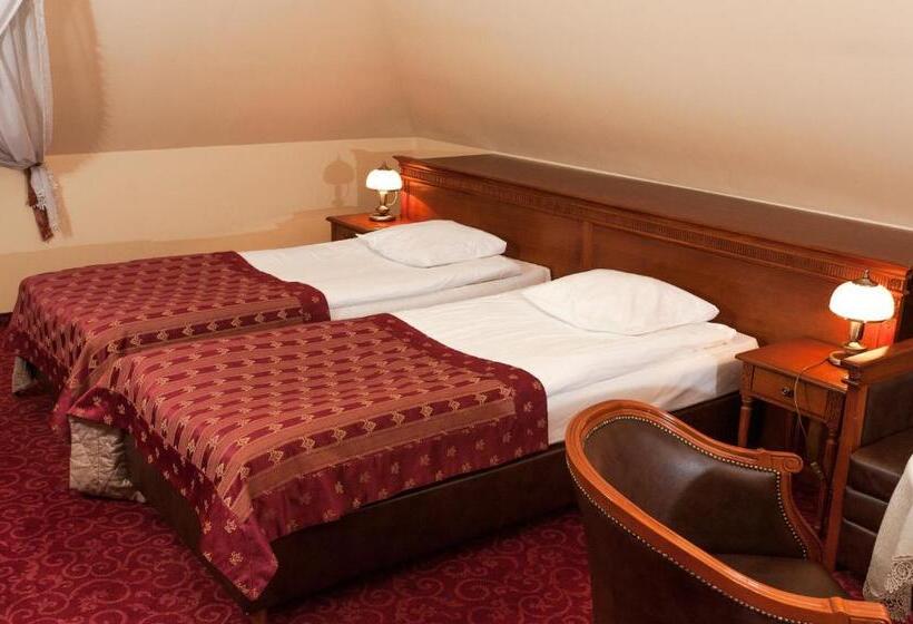 带2个卧室的套房, Korona