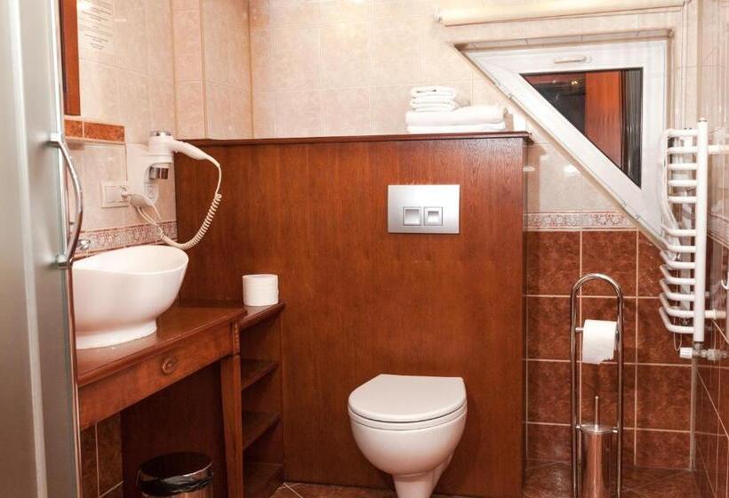 带2个卧室的套房, Korona