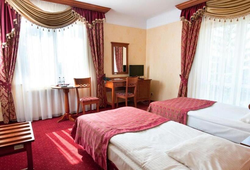 带阳台的三人标准间, Korona