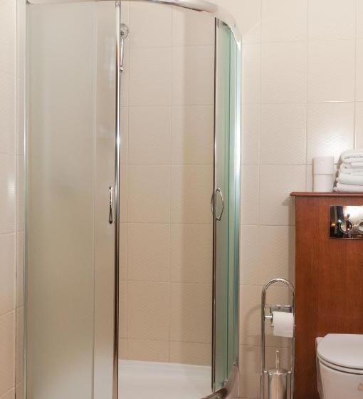 带阳台的三人标准间, Korona