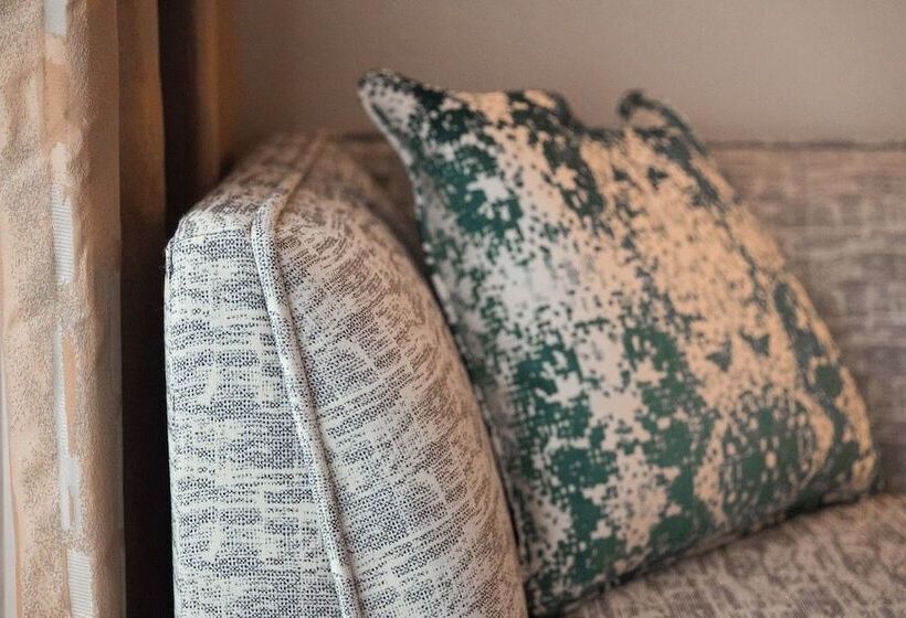 جناح مطلّ علي الجبل, Sheraton Redding Hotel At The Sundial Bridge