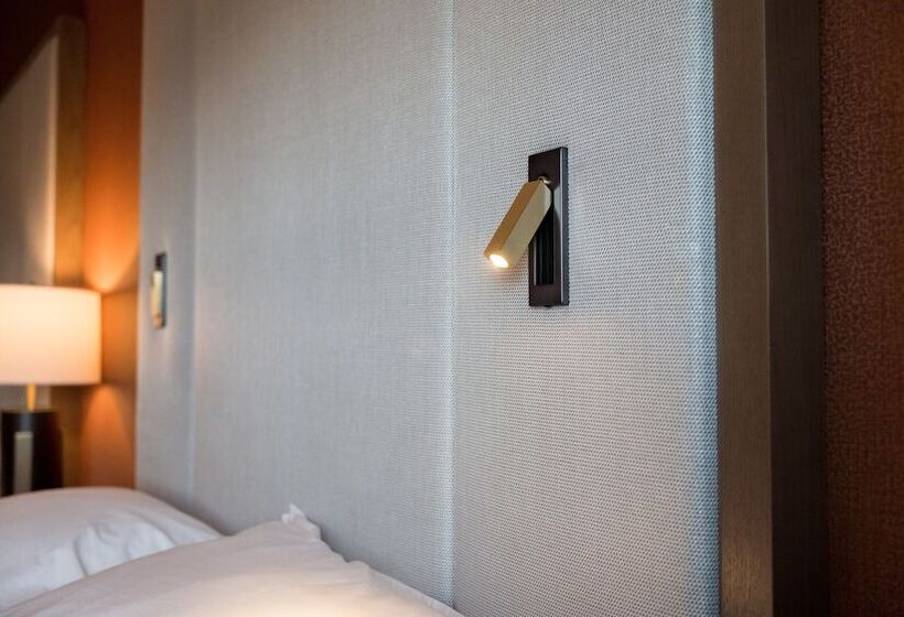 산 전망 스위트, Sheraton Redding Hotel At The Sundial Bridge
