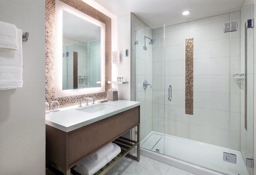 Президентский Люкс, Sheraton Redding Hotel At The Sundial Bridge