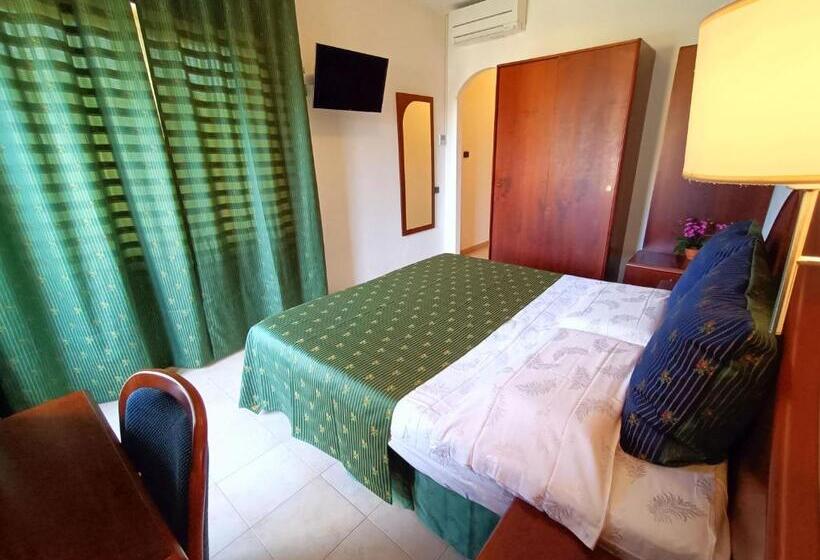 غرفة سوبيريور إطلالة على البحيرة, Villa Isabella