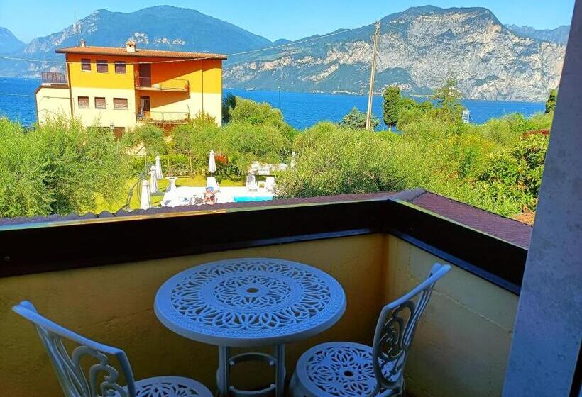 غرفة سوبيريور إطلالة على البحيرة, Villa Isabella