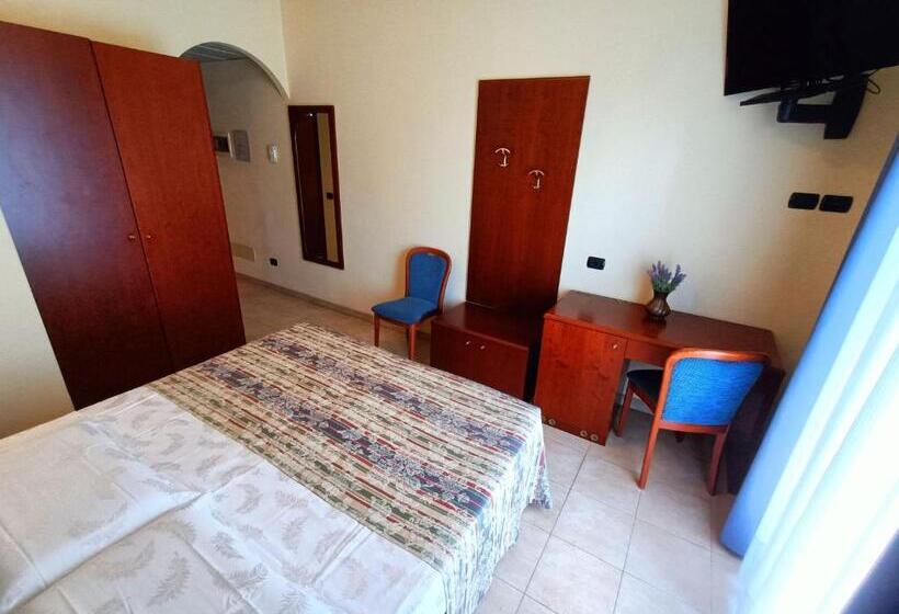 Comfort room with mountain view, Villa Isabella