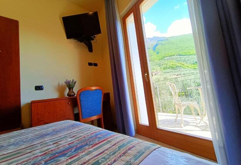 غرفة كمفورت مطلة على الجبل, Villa Isabella