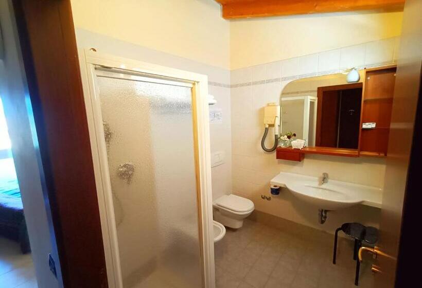 غرفة ديلوكس مطلة على البحيرة, Villa Isabella