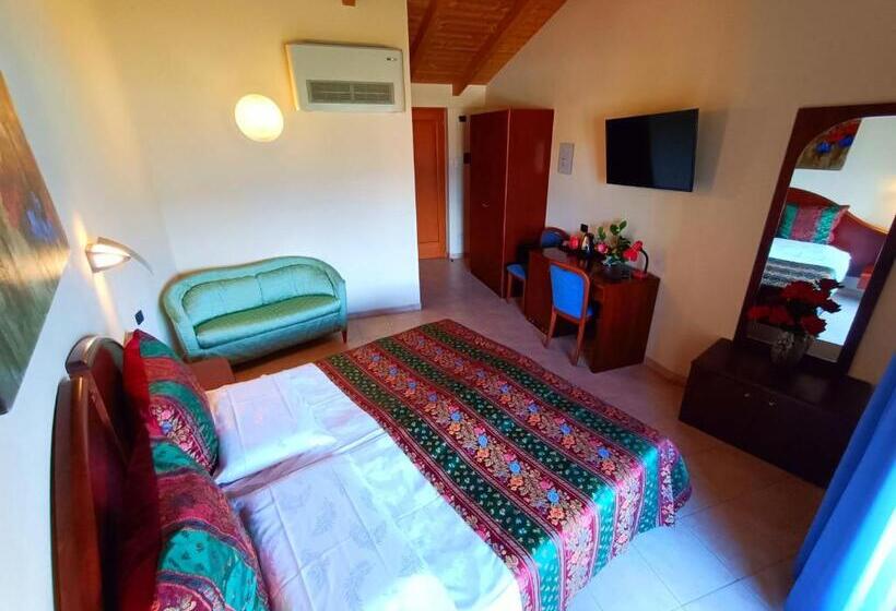 غرفة ديلوكس مطلة على البحيرة, Villa Isabella