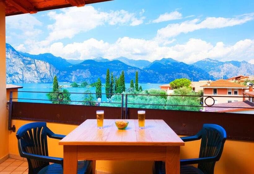 غرفة ديلوكس مطلة على البحيرة, Villa Isabella