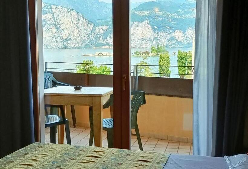 غرفة ديلوكس مطلة على البحيرة, Villa Isabella