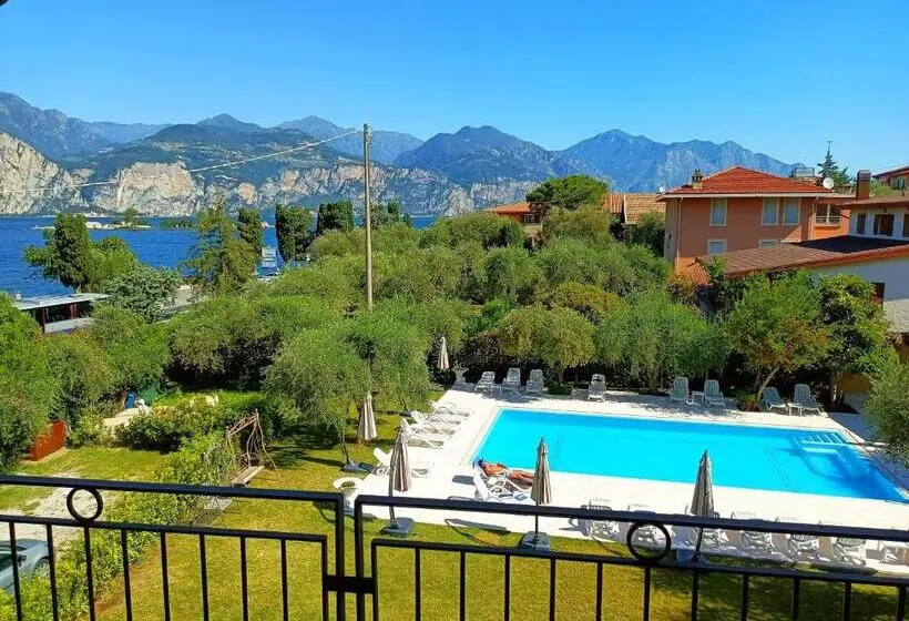 デラックススイート, Villa Isabella