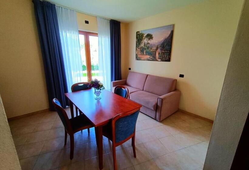 جناح مطل على البحيرة, Villa Isabella