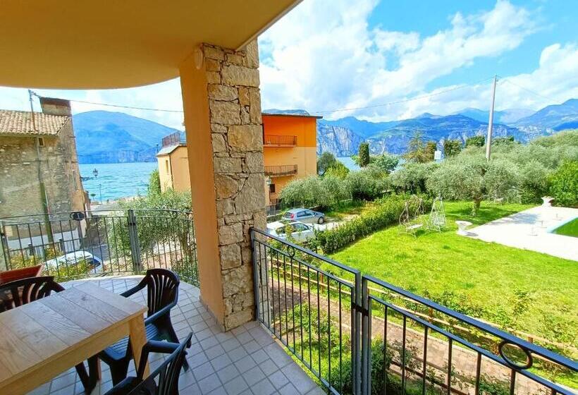 جناح مطل على البحيرة, Villa Isabella