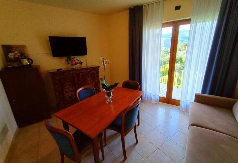 جناح مطل على البحيرة, Villa Isabella