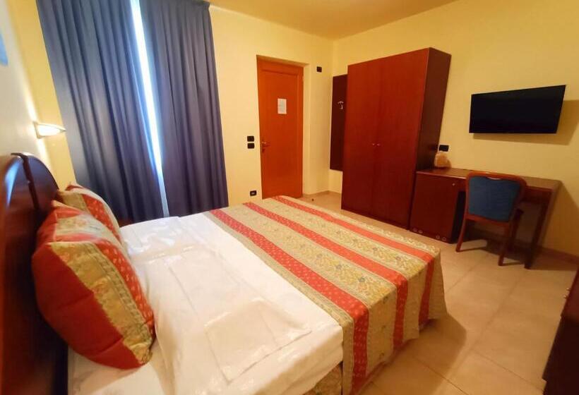 Suite with lake view, Villa Isabella