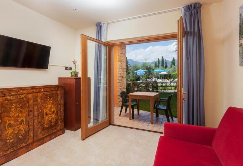 جناح, Villa Isabella