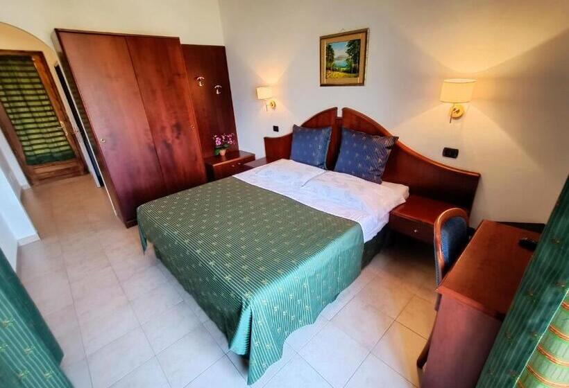 غرفة سوبيريور إطلالة على البحيرة, Villa Isabella