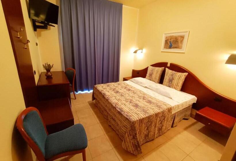 غرفة قياسية, Villa Isabella