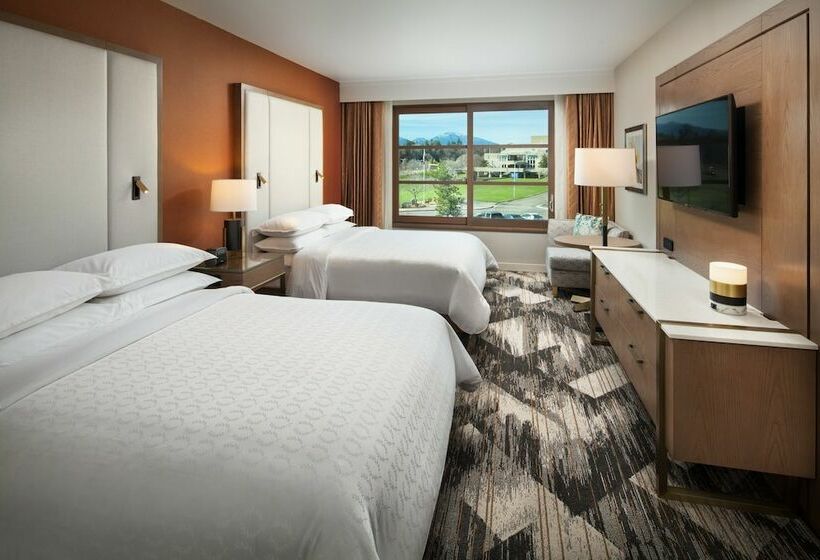스탠다드 룸 더블 침대 2개, Sheraton Redding Hotel At The Sundial Bridge