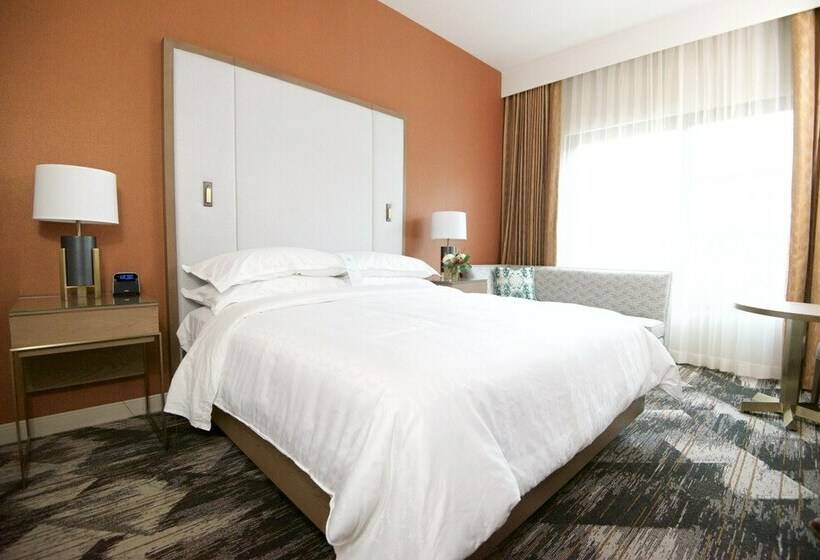 스탠다드 룸 더블 침대, Sheraton Redding Hotel At The Sundial Bridge