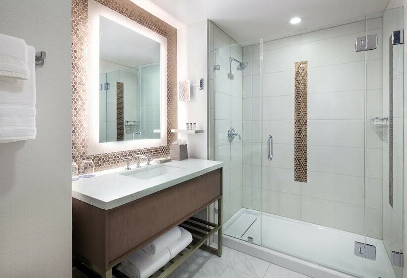스탠다드 룸 더블 침대 2개, Sheraton Redding Hotel At The Sundial Bridge