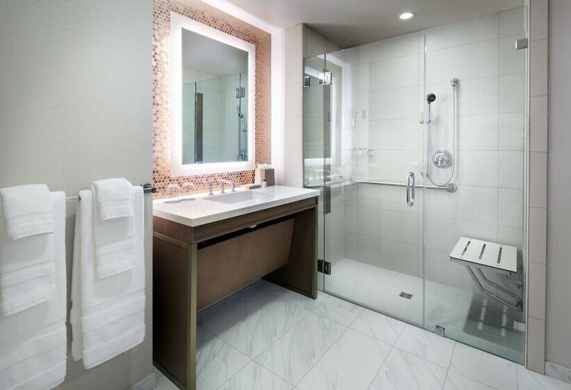 غرفه قياسيه سريرين مزدوجين, Sheraton Redding Hotel At The Sundial Bridge