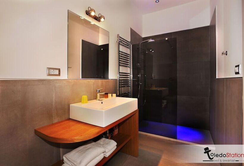 اتاق راحتی, Toledostation B&b