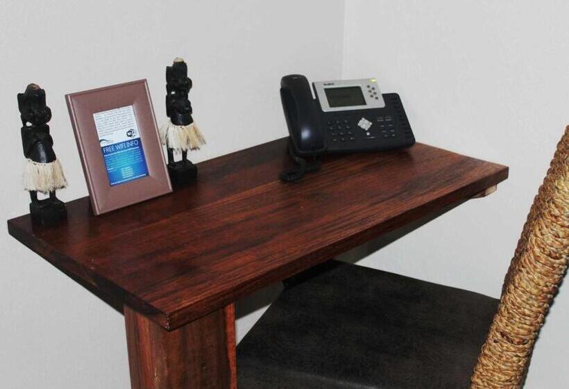 2 Bedroom Apartment Pool View, Vanuatu Beachfront Apartments